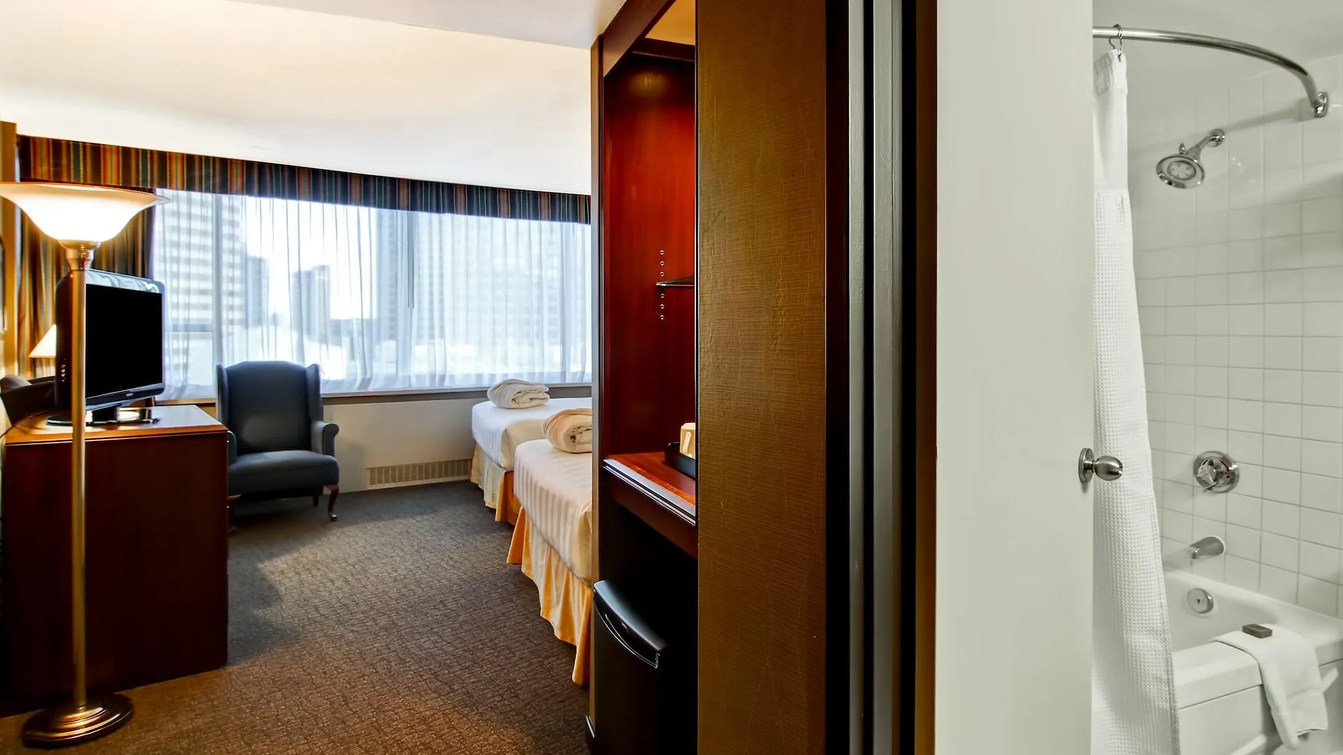 Chateau Lacombe Hotel Edmonton