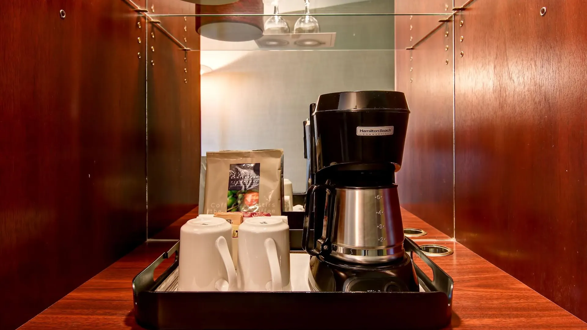 Chateau Lacombe Hotel Edmonton 4*,  Canada