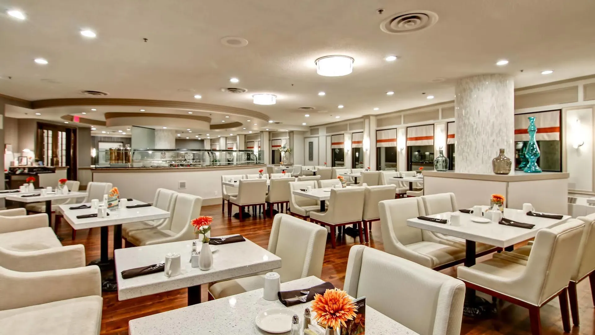 Chateau Lacombe Hotel Edmonton