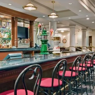 Chateau Lacombe Hotel Edmonton