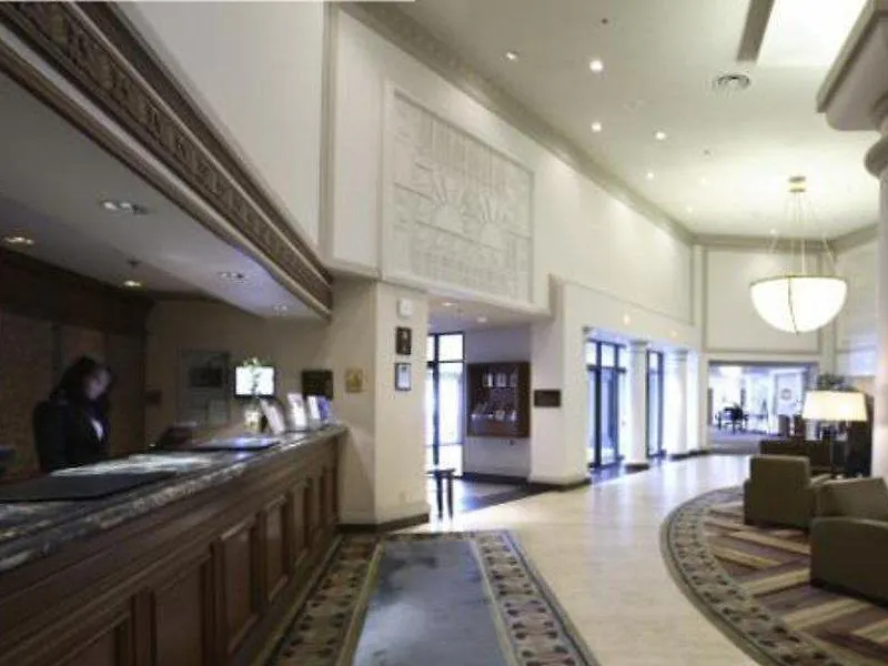 אדמונטון Chateau Lacombe Hotel