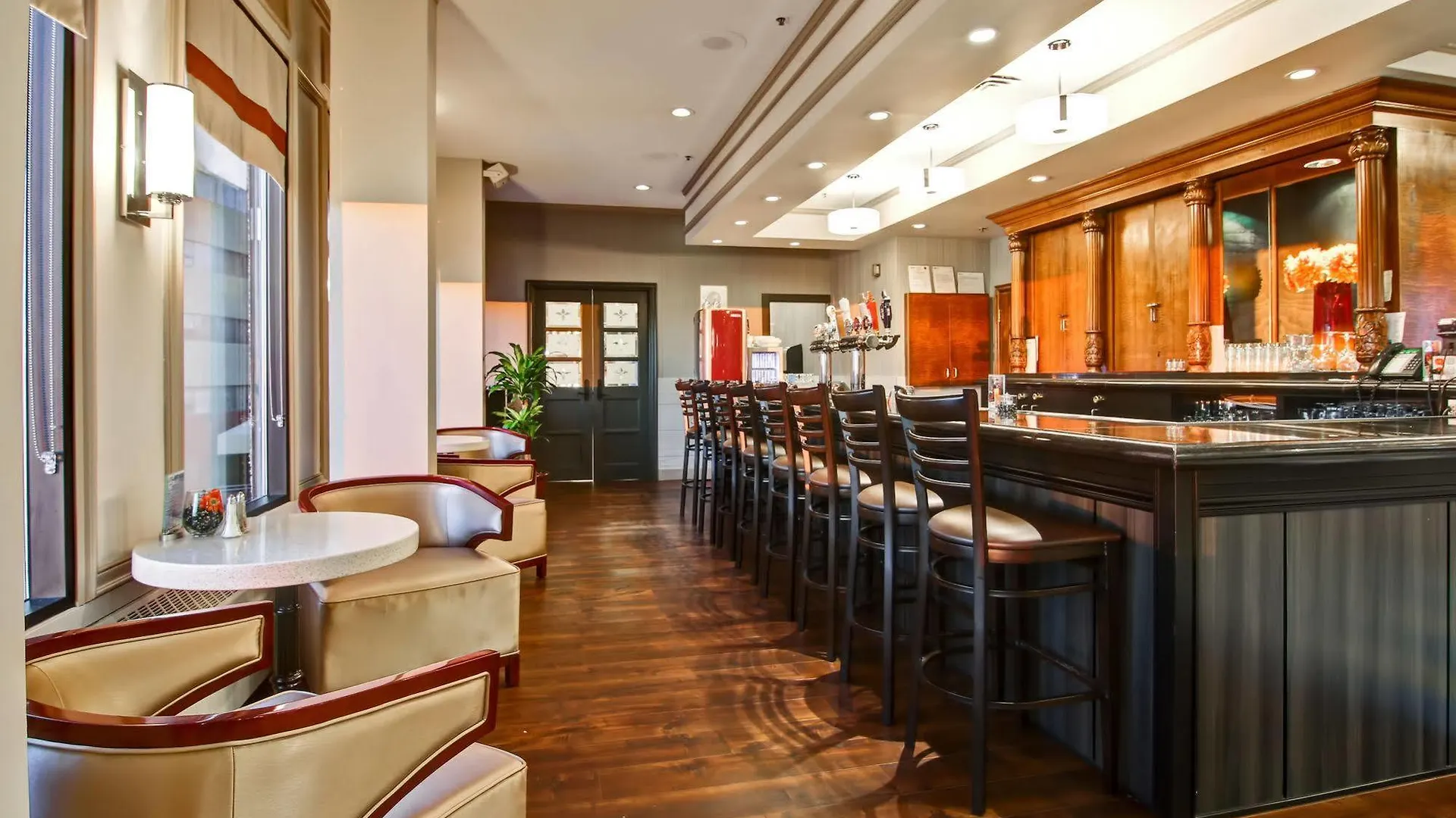 Chateau Lacombe Hotel Edmonton