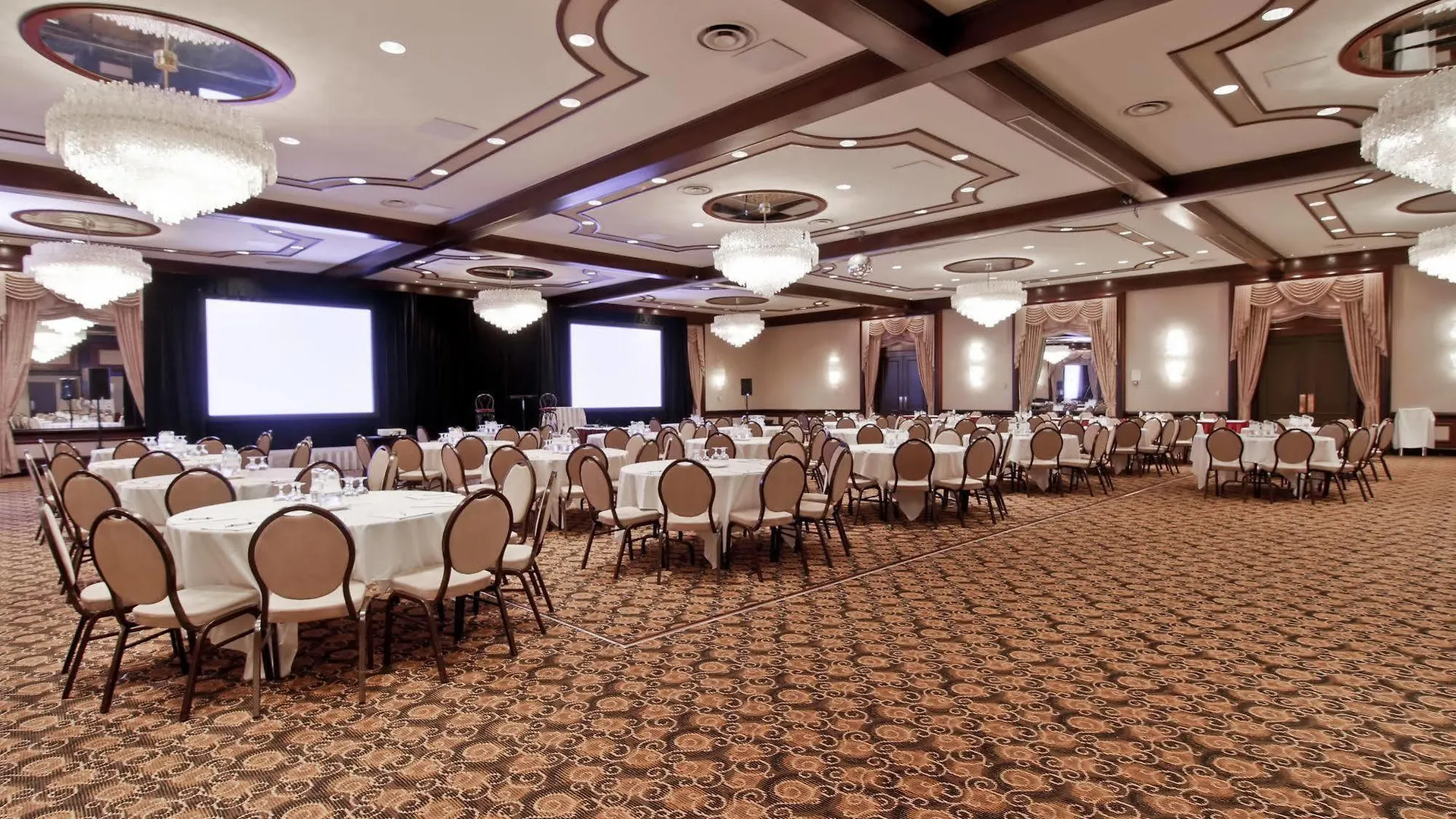 אדמונטון Chateau Lacombe Hotel