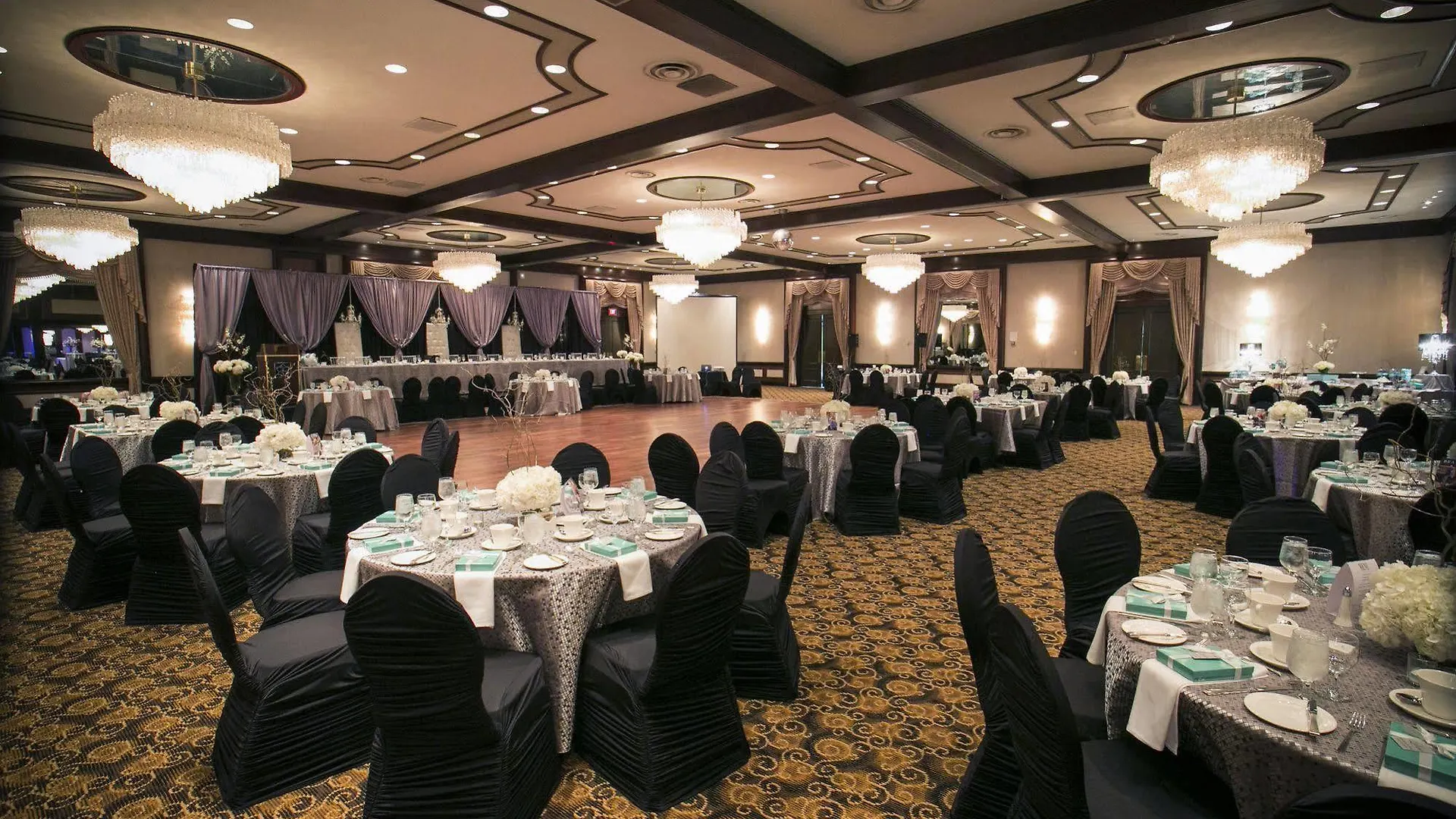 אדמונטון Chateau Lacombe Hotel