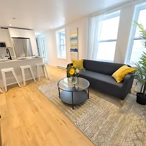 https://bright-and-large-3-bedr-downtown-2mins-to-metro.hotels-in-montreal.org