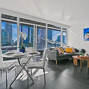 https://breathtaking-panoramic-cityscape-luxurious-1-bedroom.vancouver-hotels-bc.net
