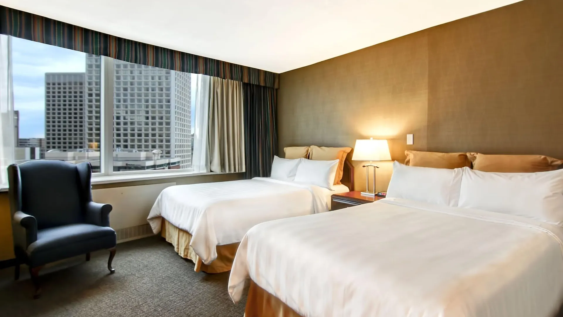 Chateau Lacombe Hotel Edmonton Kanada