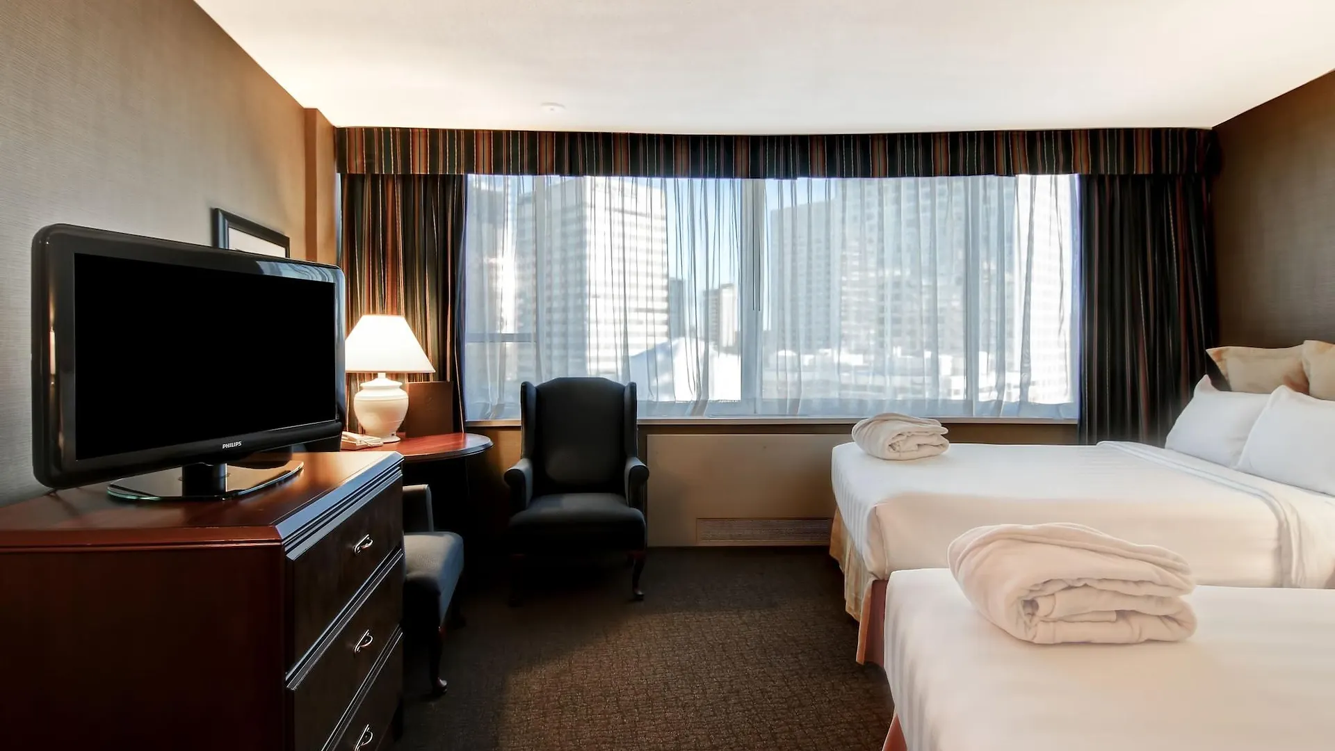 Chateau Lacombe Hotel Edmonton 4*,  Kanada