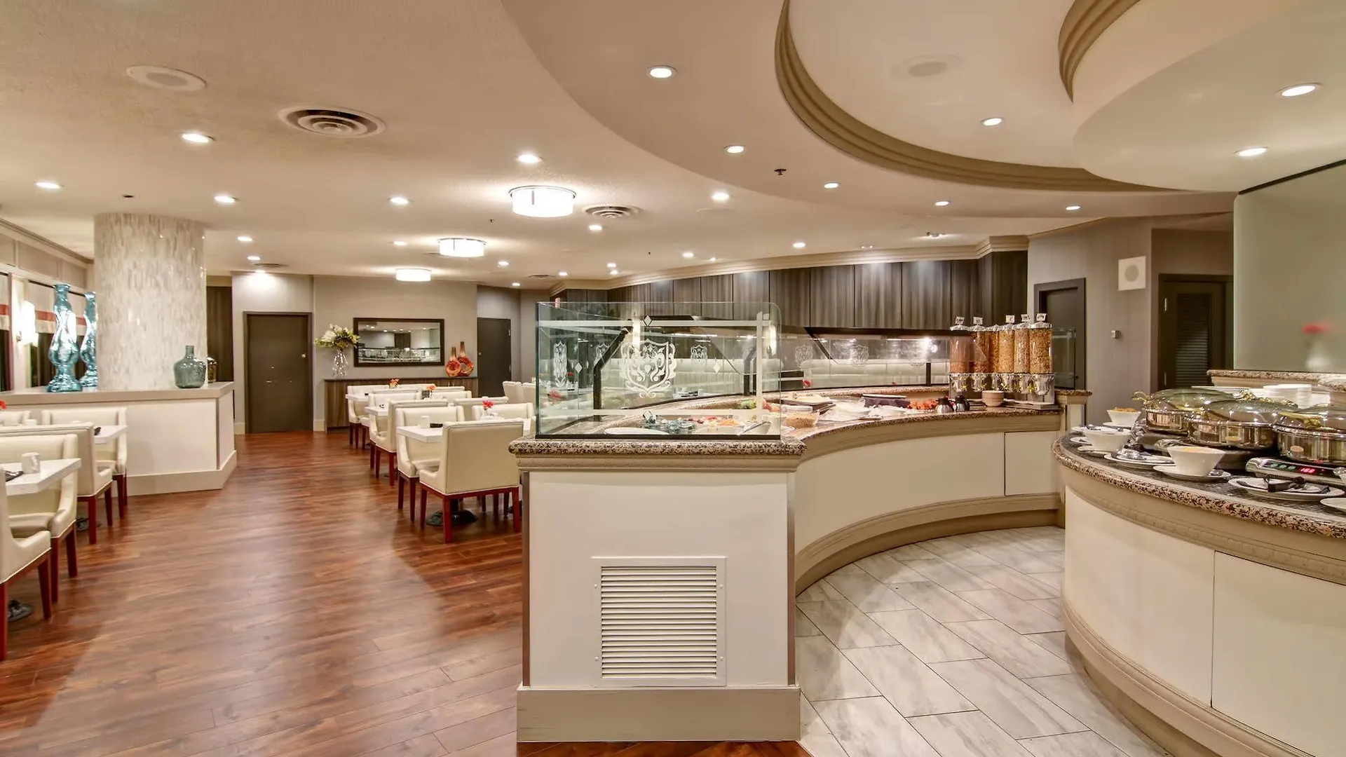 Chateau Lacombe Hotel Edmonton